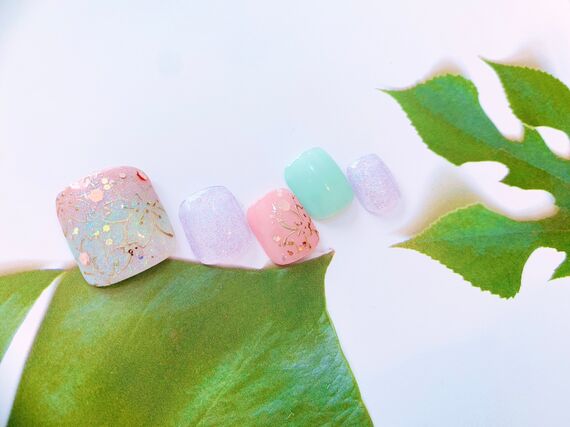 キラキラ桜ネイル